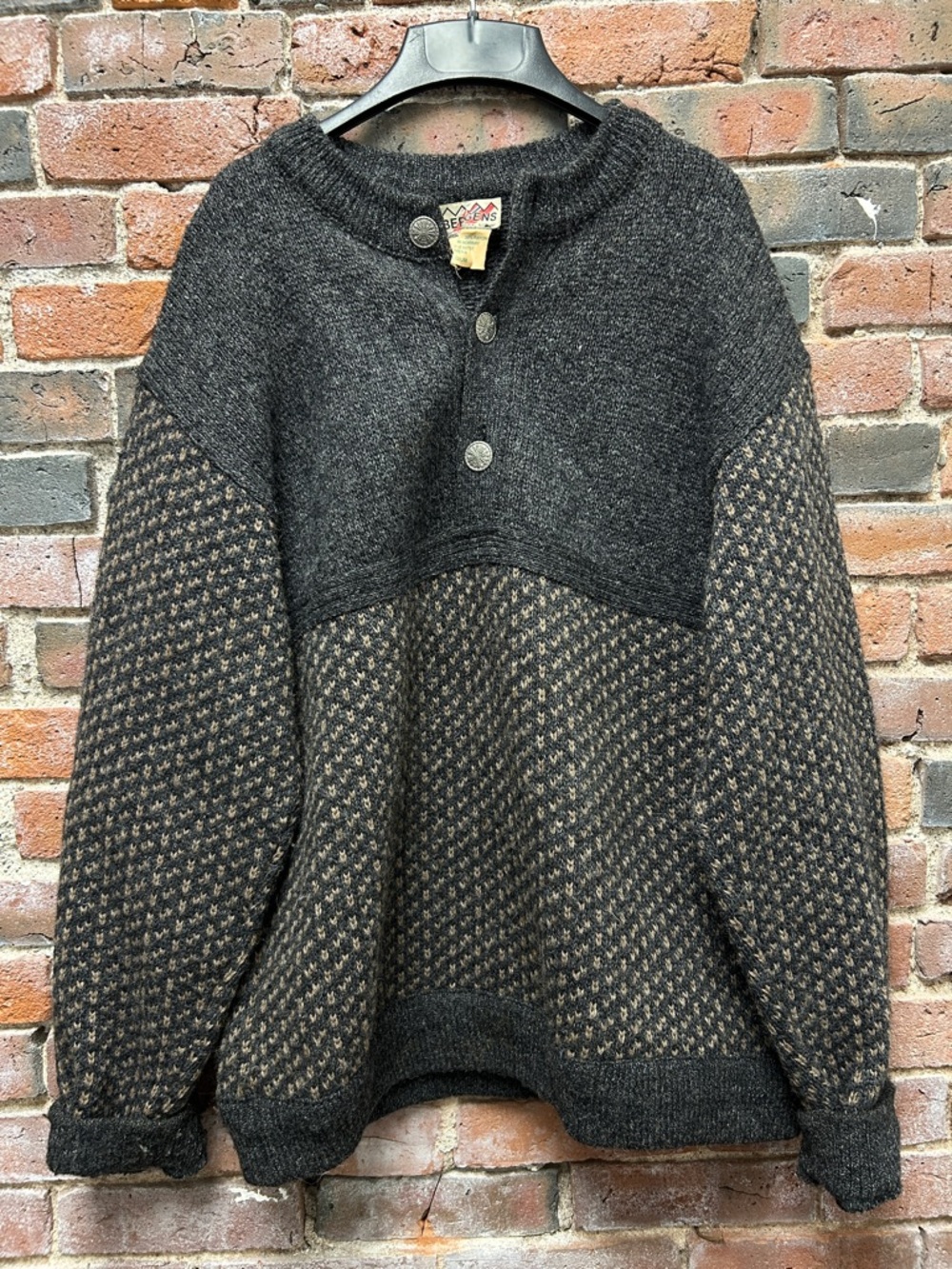 Vintage Bergens Norwegian Wool Knit Pullover Sweater Medium